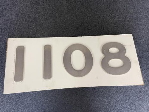神戸新交通　車番銘板(前面 1108)