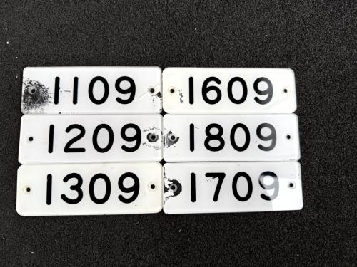 京都市交通局　車内車号銘板(09号車)