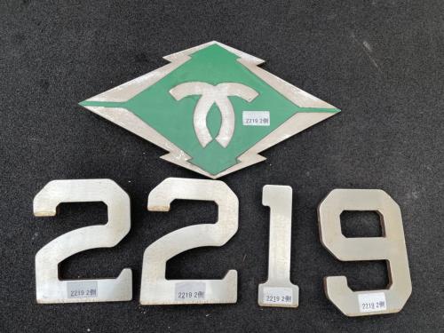 神戸市交通局　側面　車番・局章（2219-2）