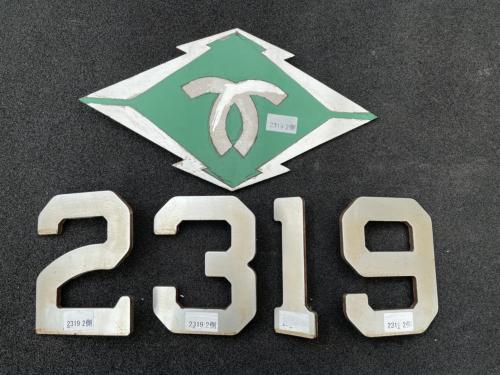 神戸市交通局　側面　車番・局章（2319-2）