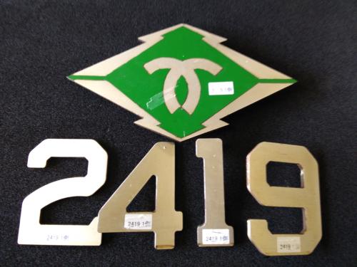 神戸市交通局　側面　車番・局章（2419-1）