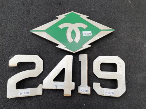 神戸市交通局　側面　車番・局章（2419-2）