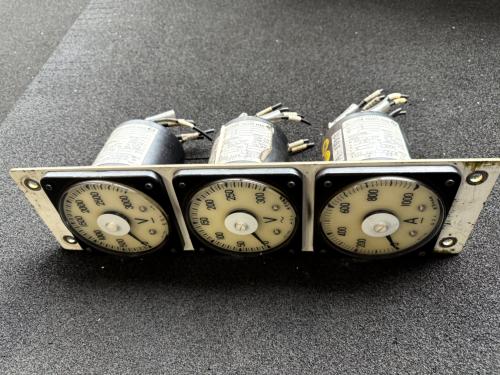 京都市交通局　3連電気メーター