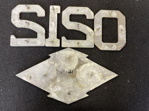 神戸市交通局　側面　車番・局章（2120-2）