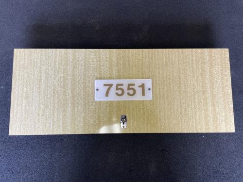 神戸市交通局　客室内車番表示板（蓋付　7551号車）