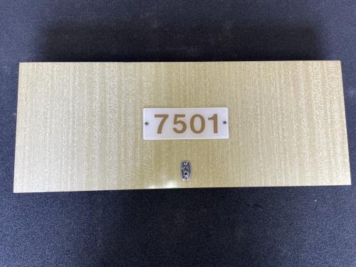 神戸市交通局　客室内車番表示板（蓋付　7501号車）