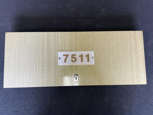 神戸市交通局　客室内車番表示板（蓋付　7511号車）