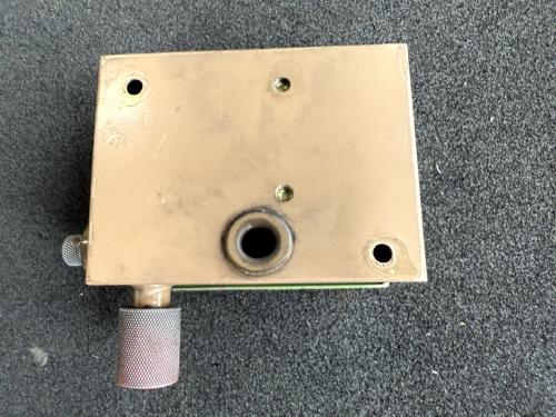 京都市交通局 非常スイッチ(右)