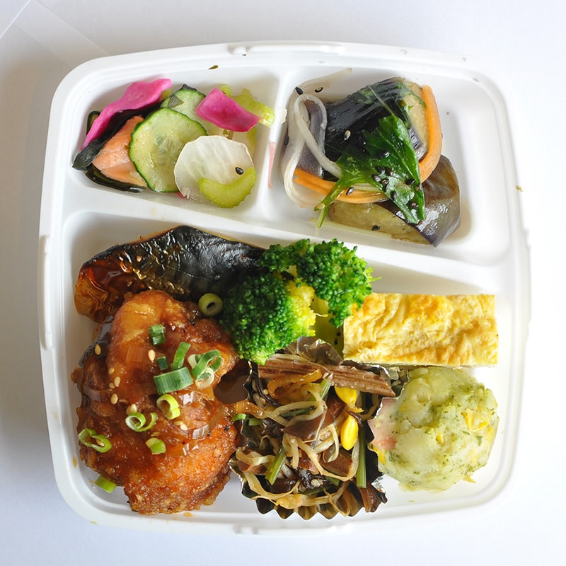 日替わり弁当Wメイン・おかず9品※受け渡しの2日前までに要予約）