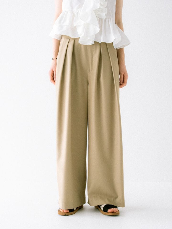 トレフルプラスワン☆ベージュ フード付き リラックスジャケット☆Trefle トレフルプラスワン☆ベージュ フード付き リラックスジャケット