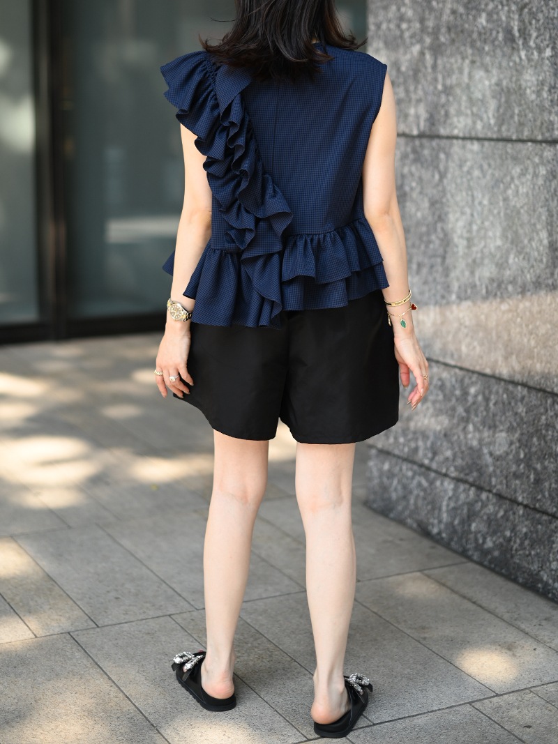 trefleplus フリルスクエアトップス　monotone トレフル trefleplus フリルスクエアトップス - メルカリ