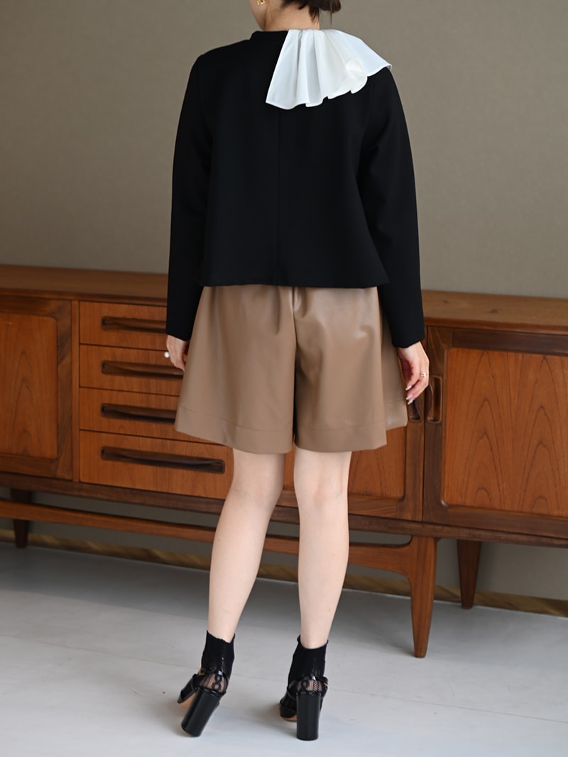 trefleplus フリルスクエアトップス　monotone trefleplus フリルスクエアトップス monotone フリルスクエア