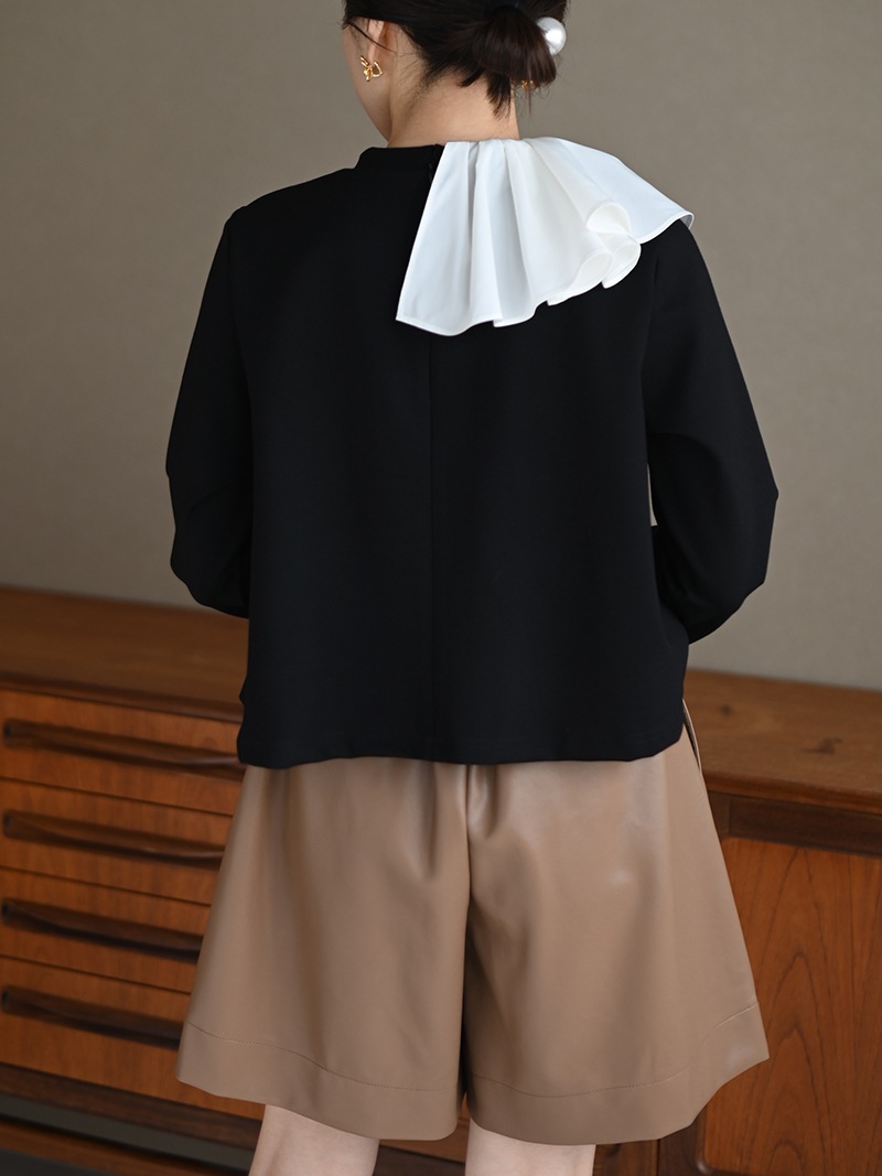 trefleplus フリルスクエアトップス　monotone trefleplus フリルスクエアトップス monotone フリルスクエア