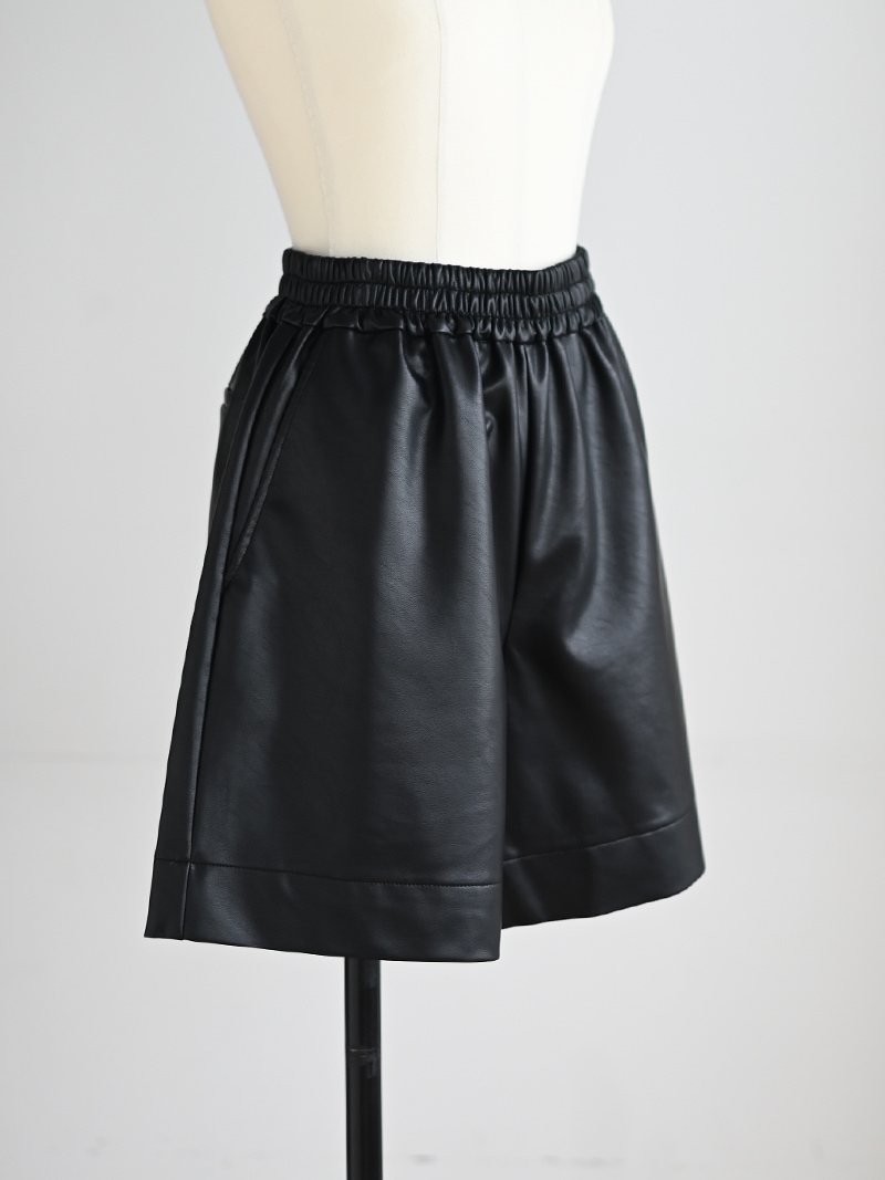 TREFLE+1 トレフルプラスワン　タックショートパンツ 黒　サイズ2 タックショートパンツ | Bottoms,ショート | | TREFLE＋1