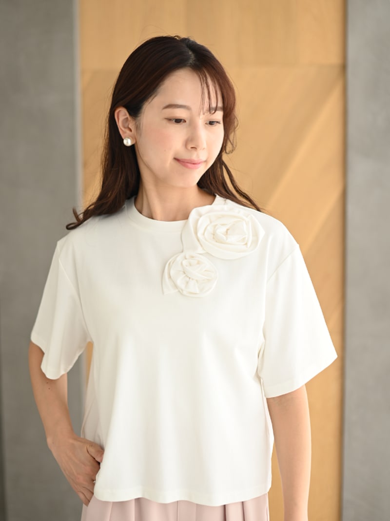 TREFLE＋1 トレフルプラスワン　ブーケ　Tシャツ　ホワイト　白 ブーケT | Tops,Tシャツ | | TREFLE＋1（トレフルプラスワン）