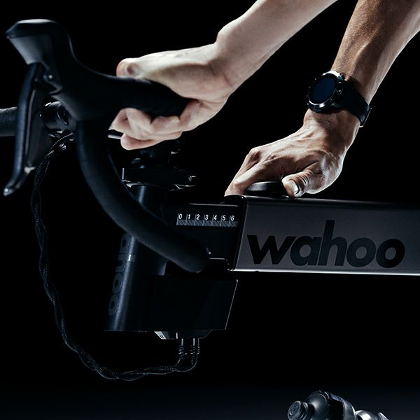 �ڥ��ޡ��ȥХ�����Wahoo KICKR BIKE/��ա� ���å����Х����ǿ���ǥ�/�����ѥ��ޡ��ȥХ���/WFBIKE3��Wifi��³��