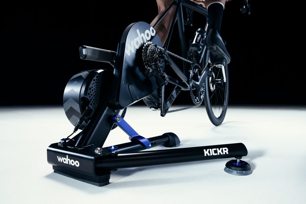 ���ڥ��ޡ��ȥ����顼��2022ǯ��ǥ롡WAHOO KICKR���ޡ��ȥȥ졼�ʡ��ڵ�ˤΥ��ޡ��ȥȥ졼�ʡ�KICKR����˥塼�����