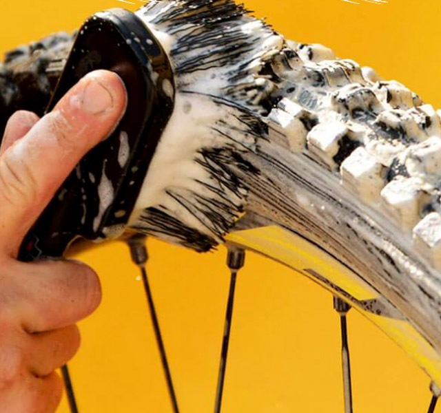 Muc-off�ʥޥå����ա� TYRE & CASSETTE BRUSH