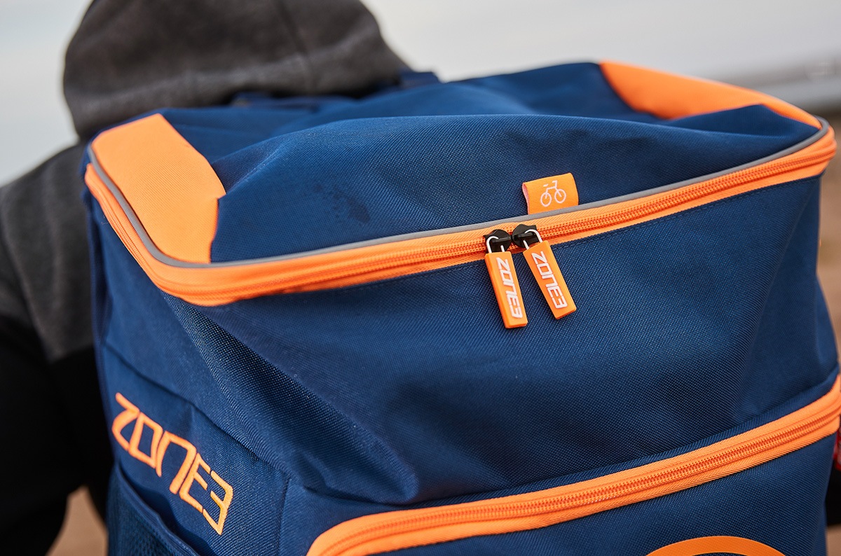 ZONE3 (�����󥹥꡼) Transition Backpack���ȥ�󥸥����Хå���