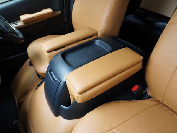 ハイエース 200系 S-GL用 コンソール付き 開閉式 アームレスト  