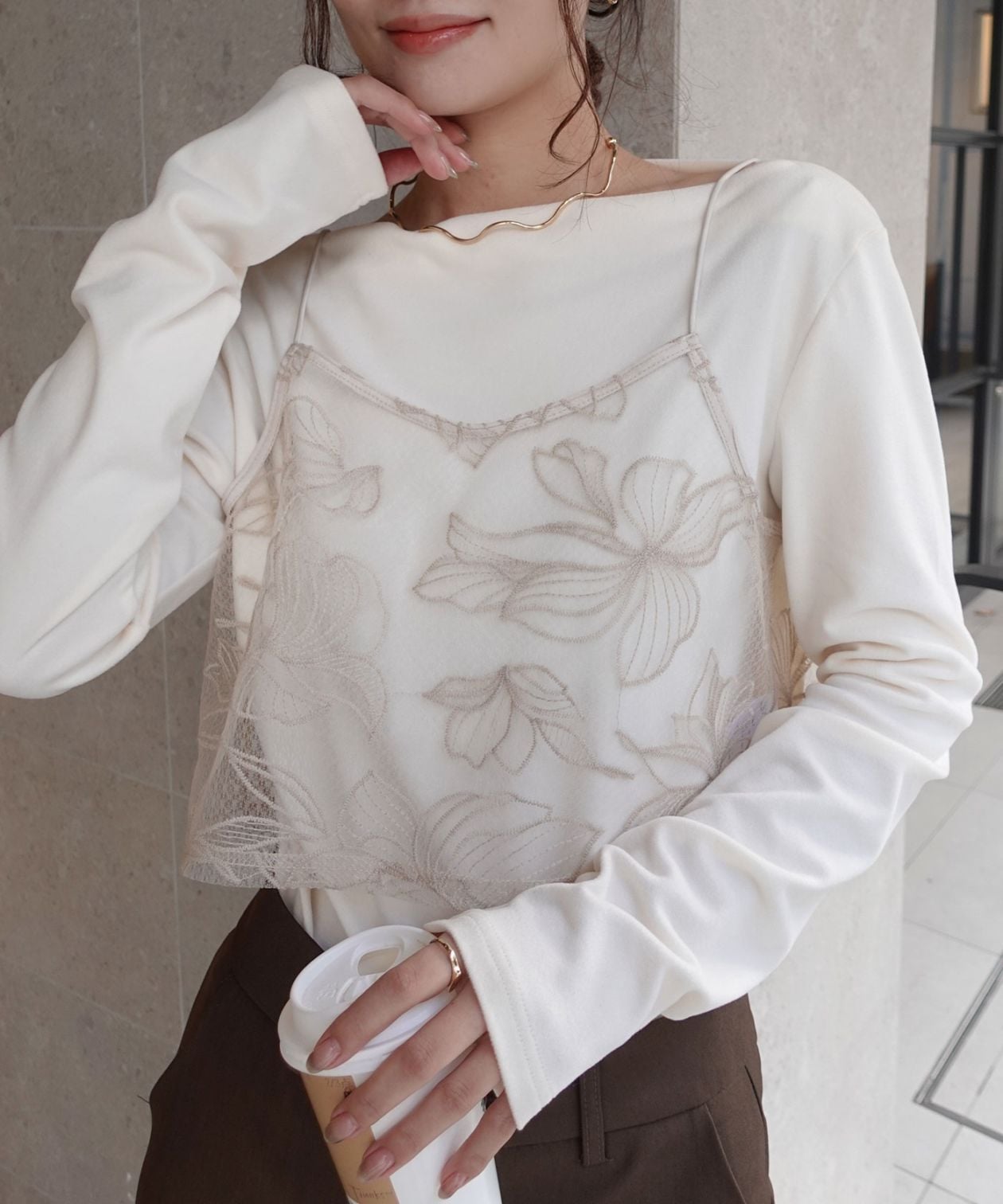 新品　chignon シニヨンアイボリー刺繍ビスチェ 新品 chignon シニヨンアイボリー刺繍ビスチェ 新品 chignon シニヨン