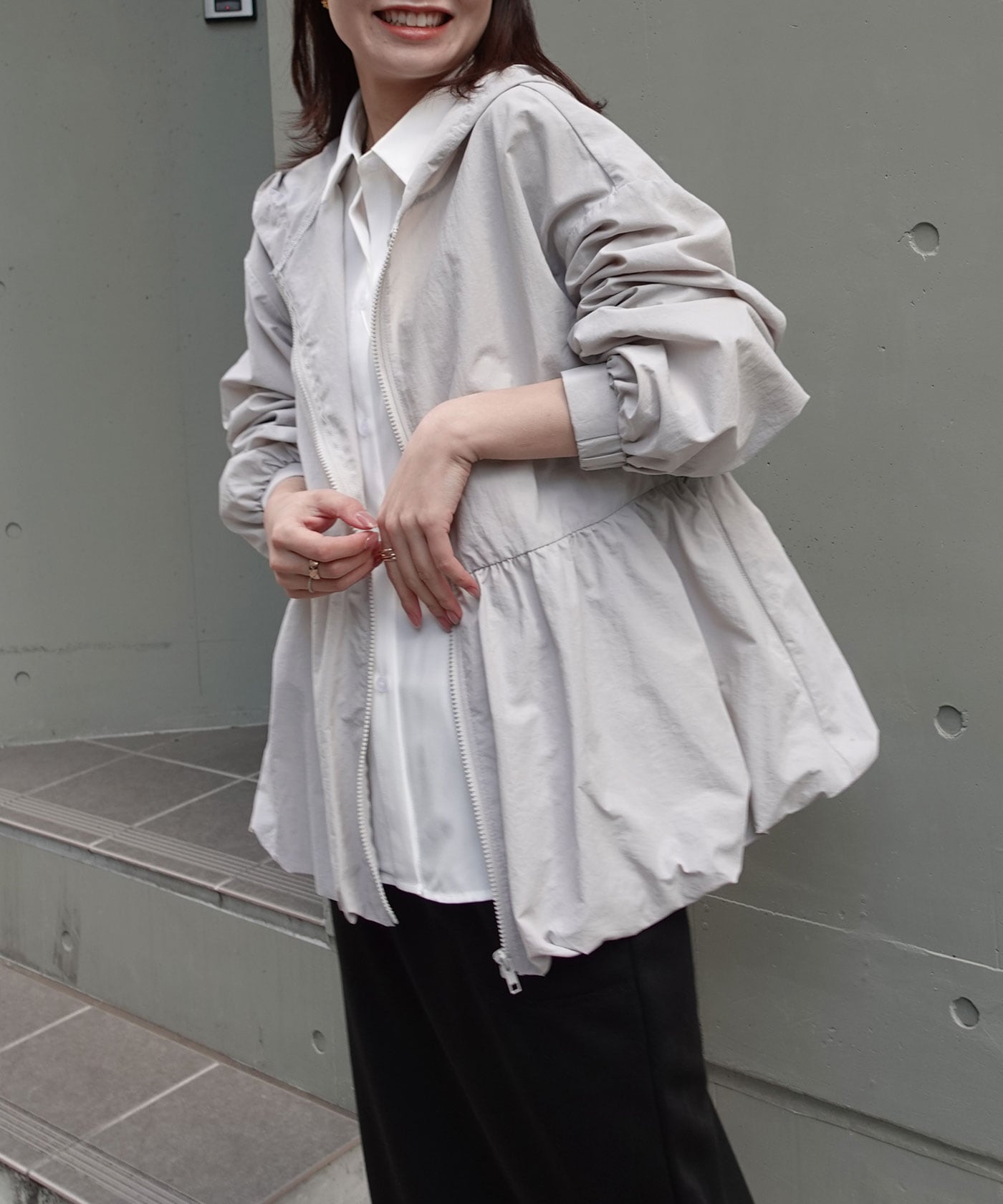 バルーンペプラムフードブルゾン | すべての商品 | LOWY BY CORNERS