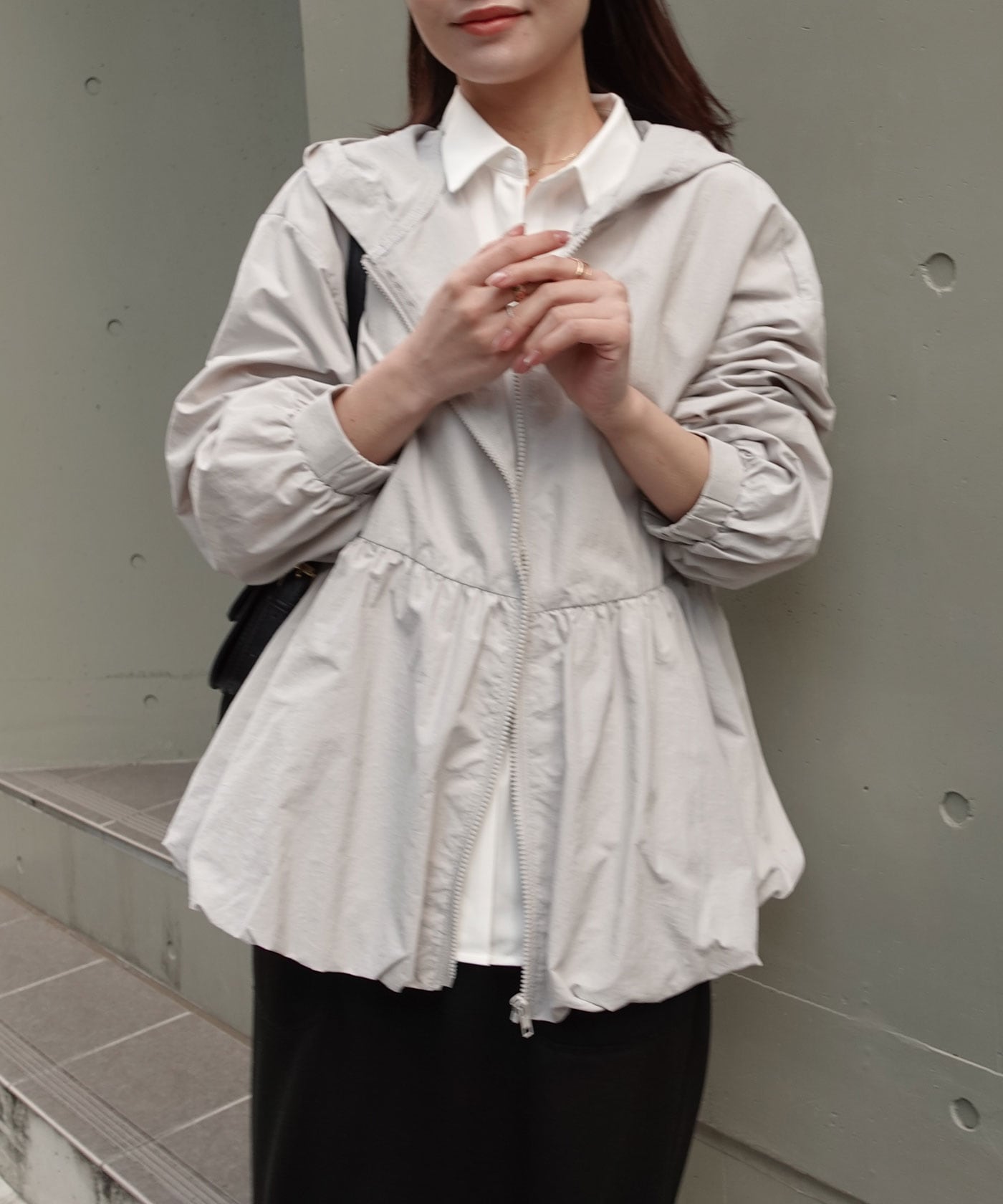 バルーンペプラムフードブルゾン | すべての商品 | LOWY BY CORNERS