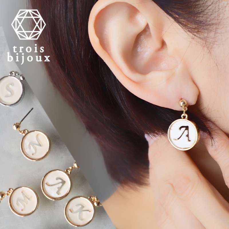 loro イニシャルピアス　m loro イニシャルピアス m loro イニシャルピアス m INITIAL