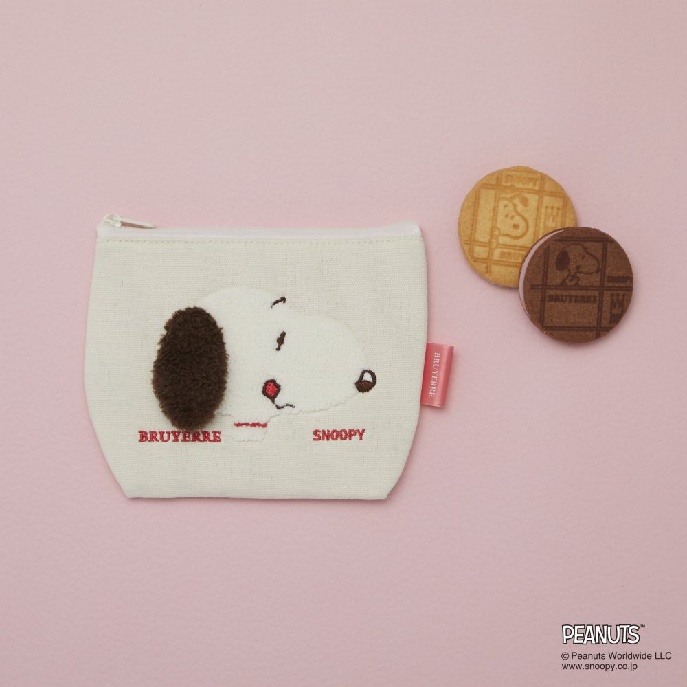 スヌーピー meets ブリュイエール もこもこ刺繍ポーチ（オフホワイト）