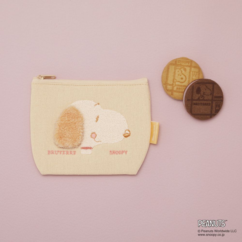スヌーピー meets ブリュイエール もこもこ刺繍ポーチ （パステルオレンジ）