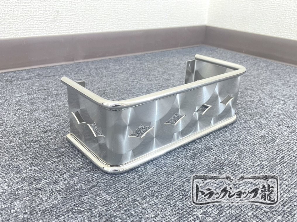 ステンレス 車輪止めホルダー 両面鱗柄 菱抜き 幅75mm 2t汎用 S0967S