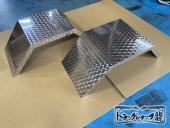 ステンレス リアフェンダー 2枚セット 鱗柄 4t トラック 補強あり