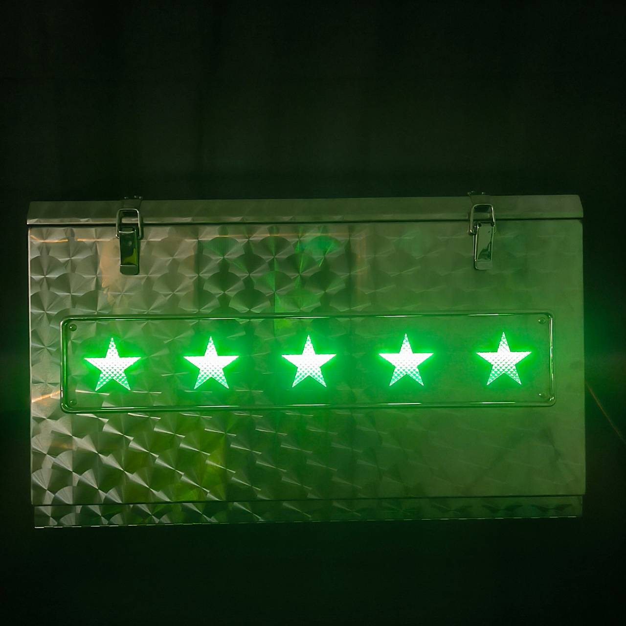 ステンレス製 工具箱（Bタイプ）中型 750幅 鱗柄 丸棒 星抜きアンドン付 道具箱 収納庫 T0064S