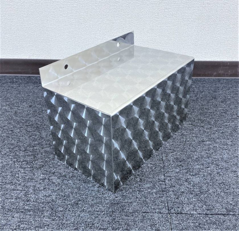 【訳あり品】 07エルフ/07フォワード用 ヒューズボックス カバー 鱗柄 ステンレス いすゞ S8297S