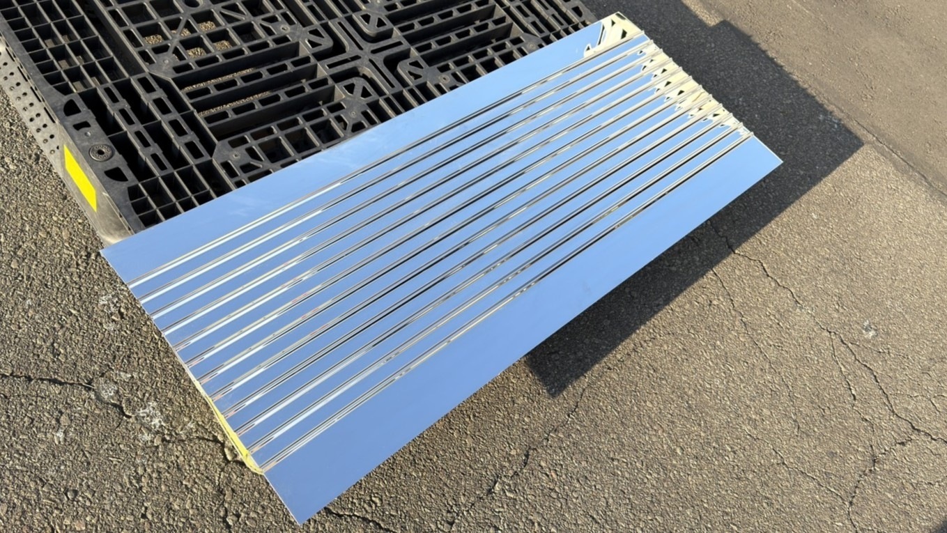 【受注生産】 ステンレス板 波板 原板最大1200*2400mm 板厚10mm/8ｍｍ/6ｍｍ 発送不可・直接引き取り限定 T0951S