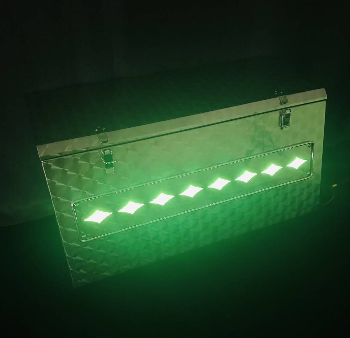 ステンレス製 工具箱 (Bタイプ) 900サイズ 鱗柄 菱アンドン LED