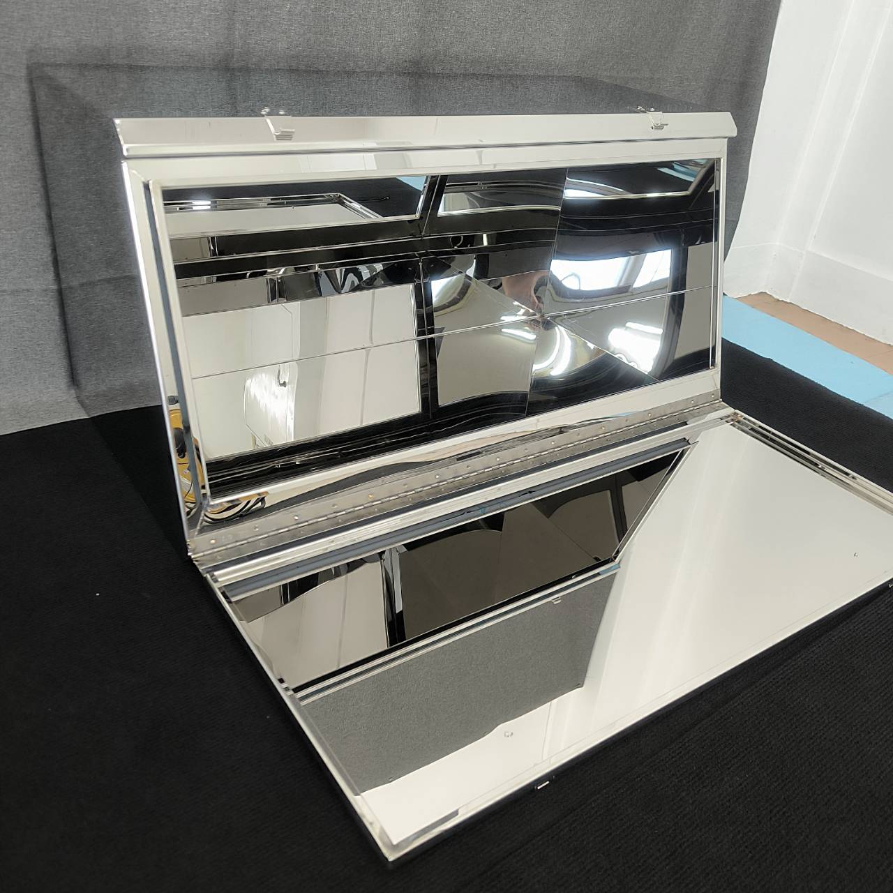 ステンレス製 工具箱(Bタイプ) 大型 900サイズ 鏡面 シンプルタイプ