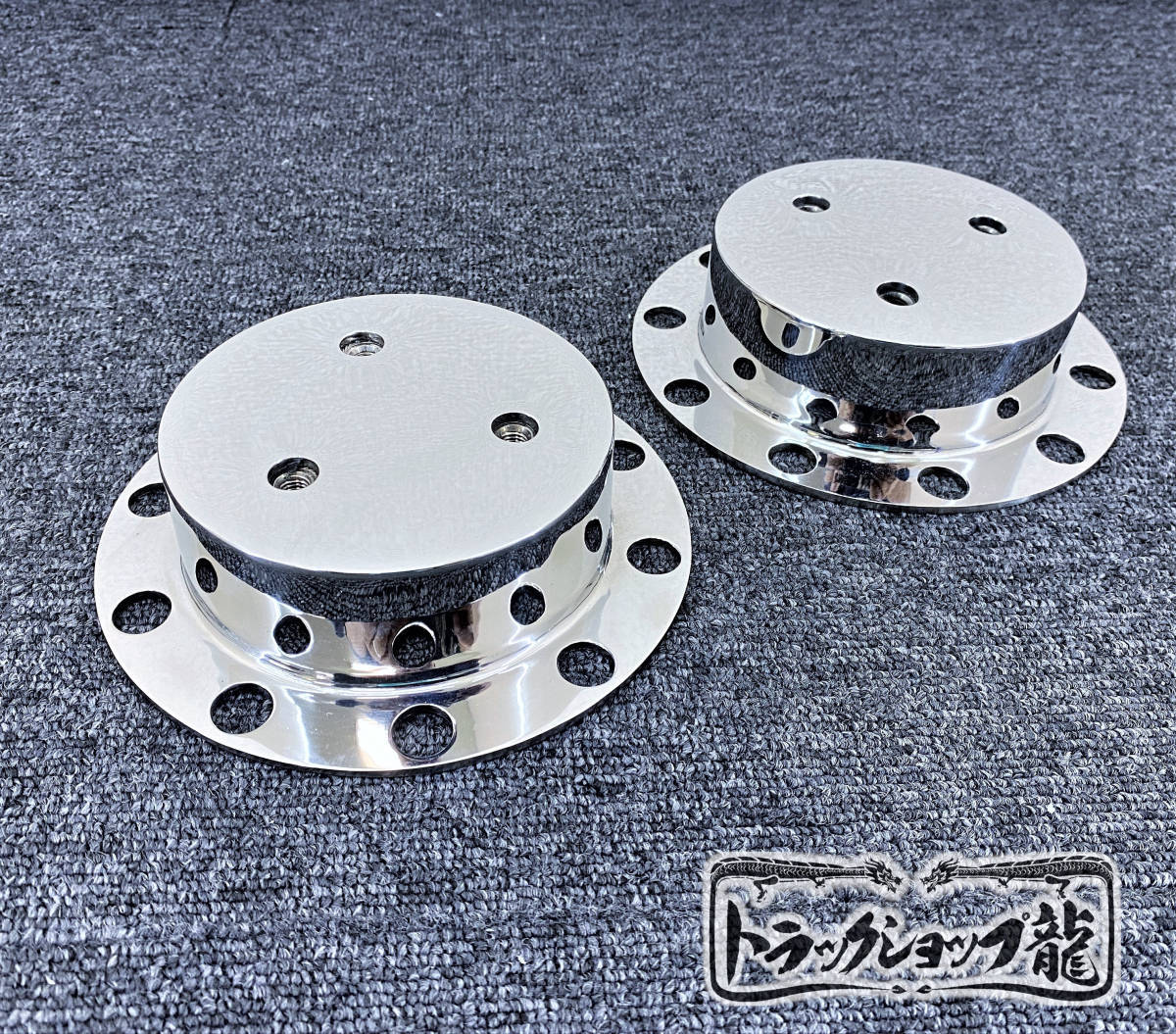 オリジナル ステンレス リアハブキャップ 17.5インチ/19.5インチ 2個組 センターカバー 取付ブラケット いすゞ 4t S0392D