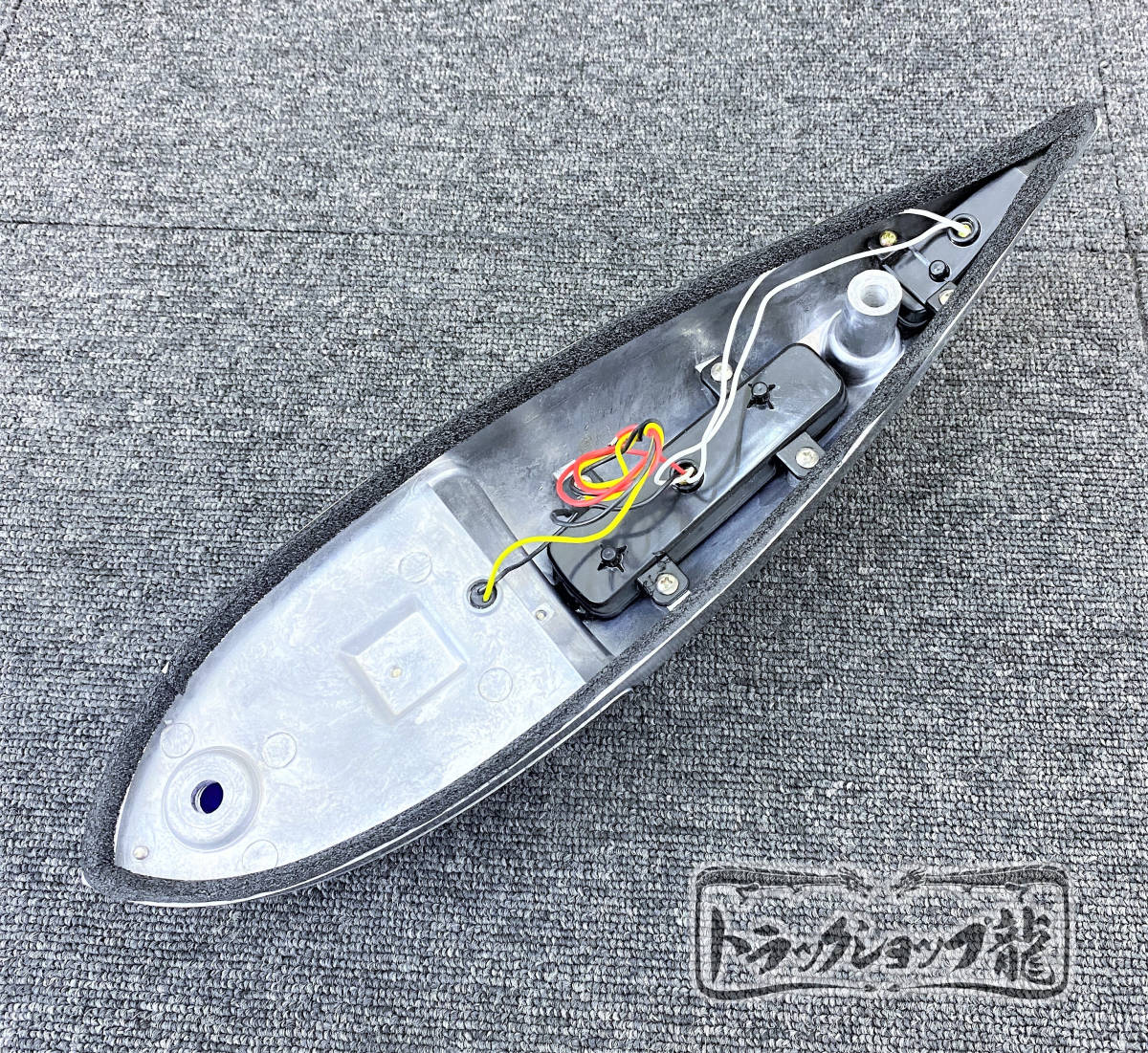 ナマズマーカー サイドランプ 背ビレ発光 【瑠璃色】 五光タイプ 舟形