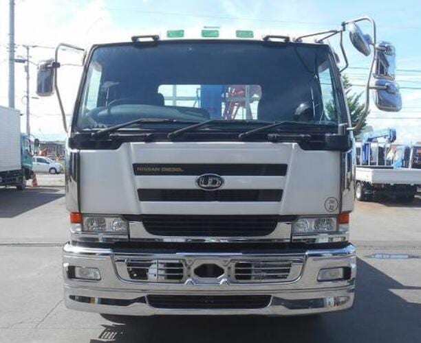 UD ビッグサムメッキフロントバンパー Amazon | ビッグサム 日産UDトラックス車用 フロントバンパー