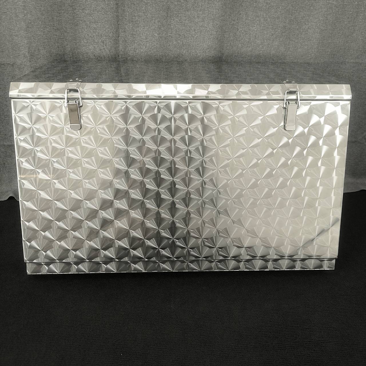 新品・未使用品　ウロコ・ステンレス工具箱　500タイプ アートフレンド オリジナル ウロコ ステンレス 工具箱 KK-900A 大型車