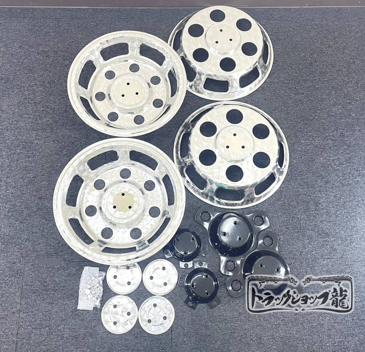 【マルイ製】鱗柄 ステンレス ホイールキャップ 1台分 日野 4t レンジャー用 17.5インチ 6穴 ホイールカバー G0031S