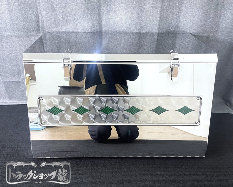 ステンレス製 工具箱（Bタイプ）750幅 鏡面×鱗柄 丸棒 菱