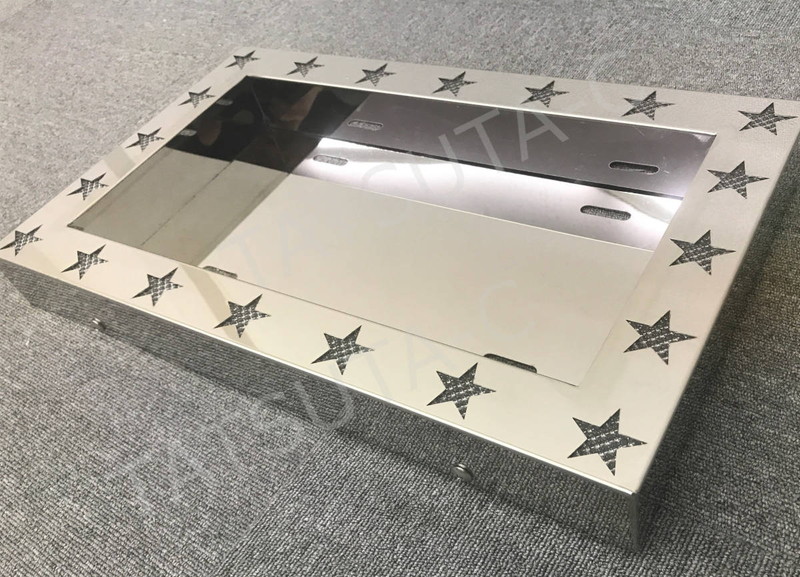 【訳あり品】 ステンレス 大型 ナンバー枠 鏡面 星抜き 24V LED 色が変えられる仕様 汎用 星型 ナンバーフレーム S8157S