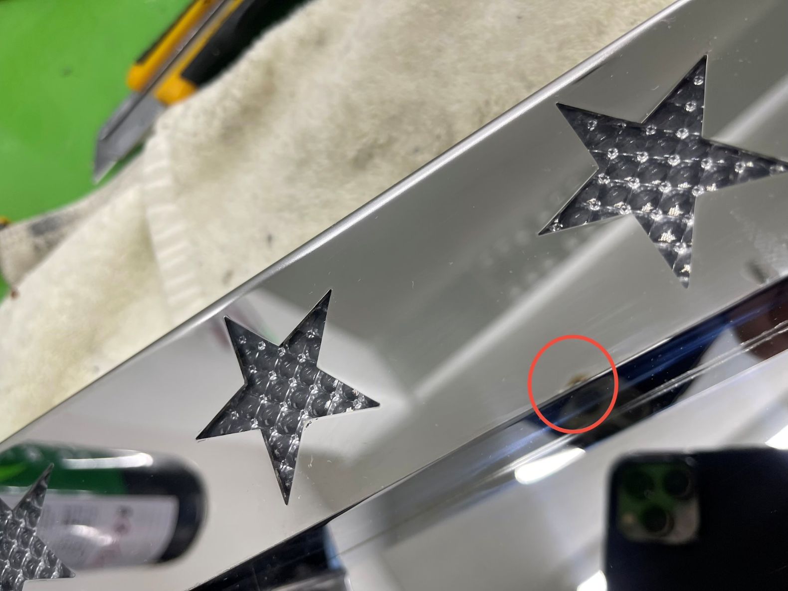 【訳あり品】 ステンレス 大型 ナンバー枠 鏡面 星抜き 24V LED 色が変えられる仕様 汎用 星型 ナンバーフレーム S8157S