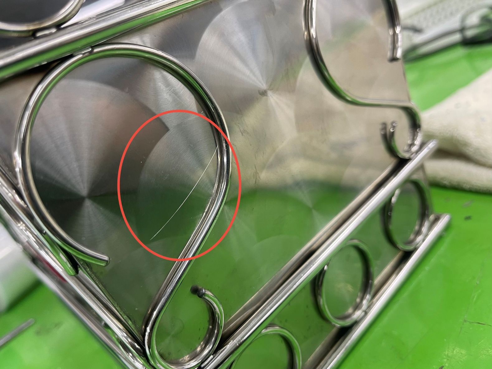 【訳あり品】 ステンレス お風呂カゴ 鱗柄 パンチング底板 Sカン 取手絞りパイプ仕様 ハンドメイド S8636S