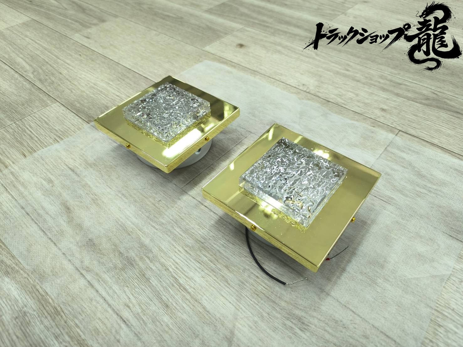 オリジナル★新品 ダウンライト 角型 小 幅125mm シャンデリア 【クリア】石目ガラス風レンズ＆金メッキ土台 口金BA15S仕様 ２個セットC0331S