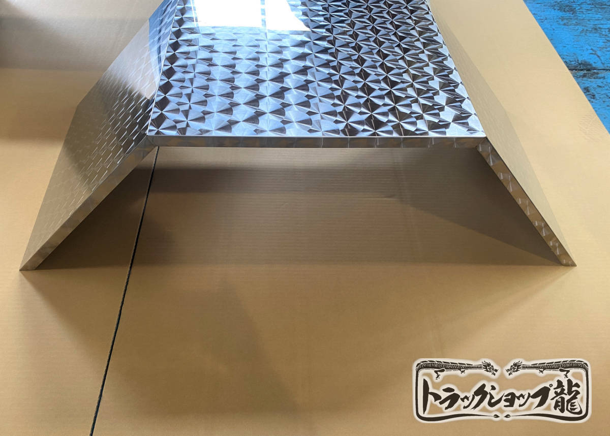 ステンレス リアフェンダー 2枚セット 4t 中型 増トン用 鱗柄 補強あり ハウスフェンダー バスフェンダー 泥除け T0015S