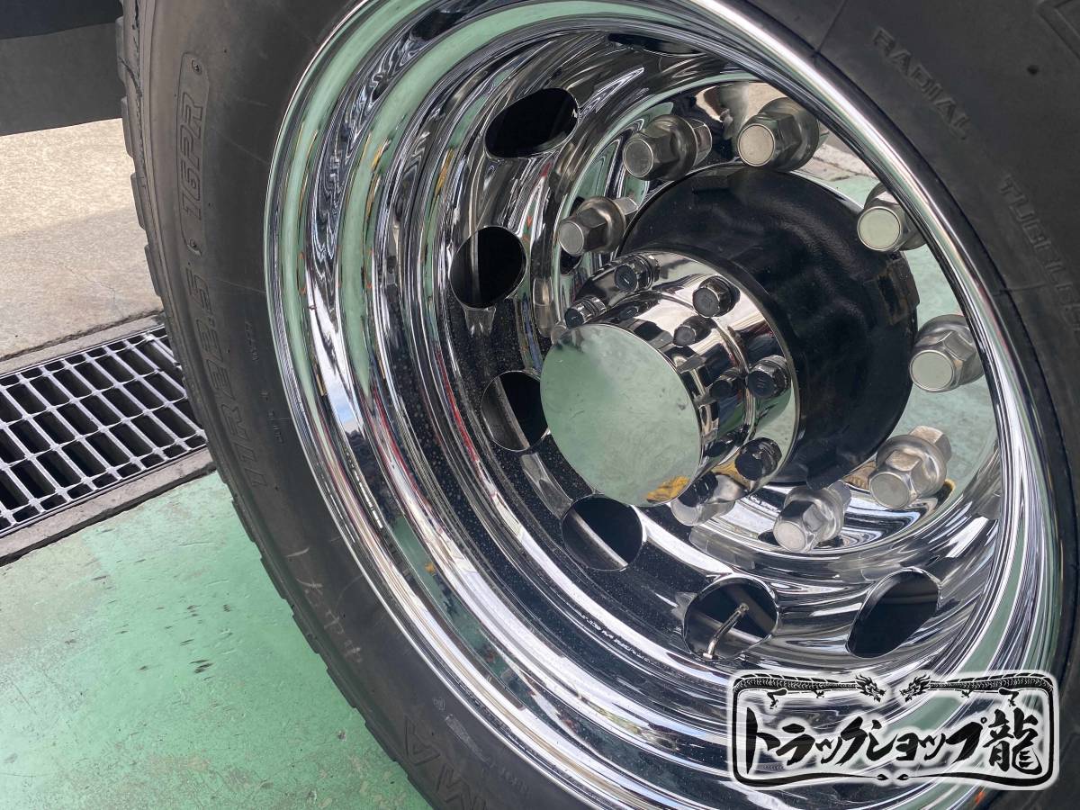 ステンレス リアハブキャップ 22.5インチ 8穴 穴無 4個組 センター