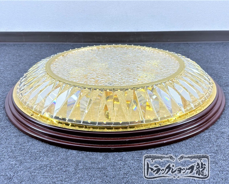 高品質 丸型 天吊り シャンデリア 60㎝ 木枠土台 フルゴールド